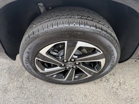 Used 2025 Buick Enclave Sport Touring w/ LPO, All-Weather Package image 11