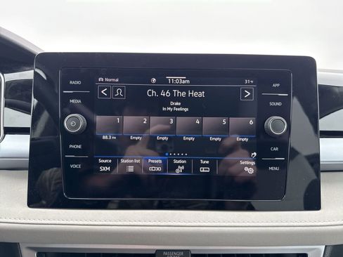 New 2026 Volkswagen Taos SE image 18