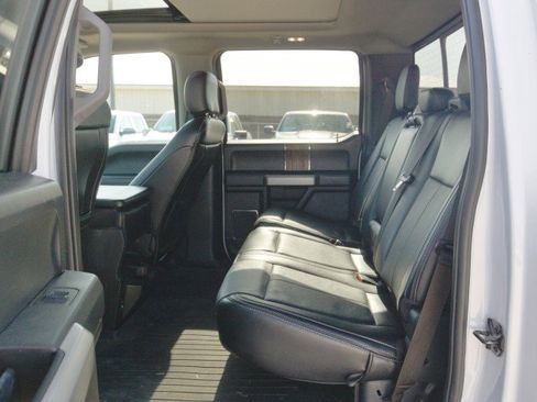 Used 2020 Ford F150 Lariat image 32