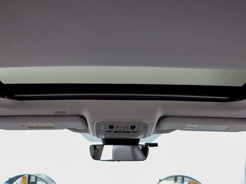 Used 2021 Toyota Highlander XLE image 22