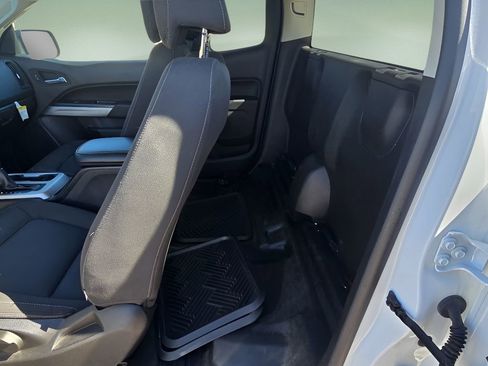 Used 2022 Chevrolet Colorado LT w/ Fleet Safety Package image 14