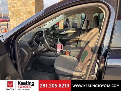 Used 2021 Ford Escape SE w/ SE Sport Appearance Package image 15