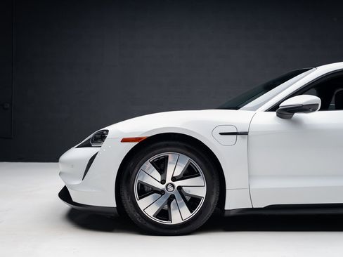 Used 2023 Porsche Taycan w/ Premium Package image 17