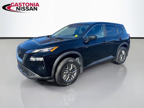 Used 2021 Nissan Rogue S FWD image 3