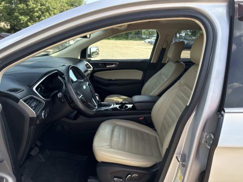 Used 2018 Ford Edge SEL w/ Equipment Group 201A FWD image 19