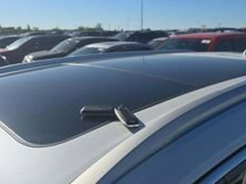 Used 2025 Nissan Rogue SL w/ SL Premium Package FWD image 11