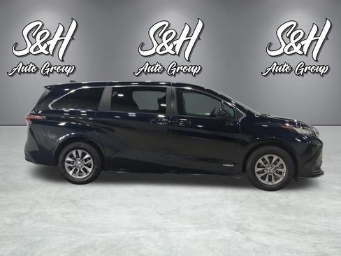 Used 2021 Toyota Sienna LE FWD image 19