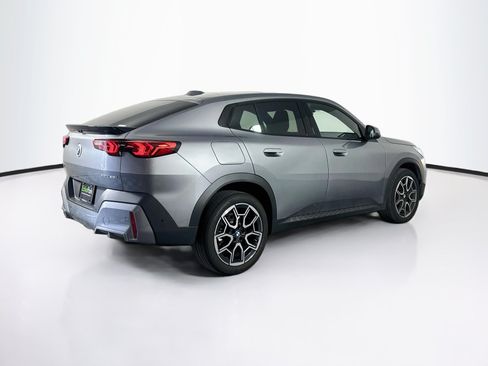 Used 2026 BMW X2 xDrive28i AWD/4WD image 9