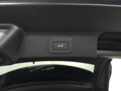 Used 2025 Jaguar F-PACE R-Dynamic S AWD/4WD image 7