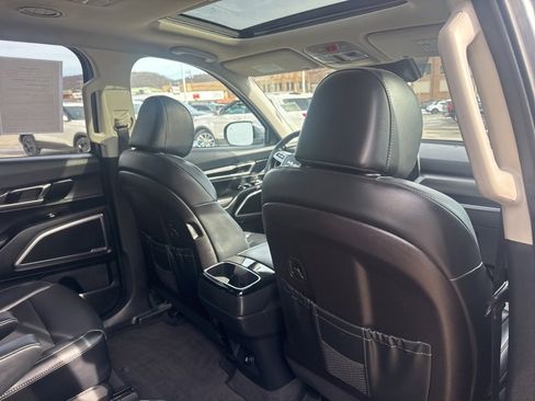 Used 2024 Kia Telluride S w/ S Sunroof Package image 15