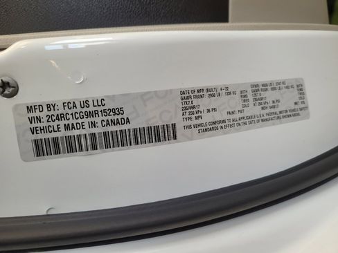 Used 2022 Chrysler Voyager LX FWD image 33