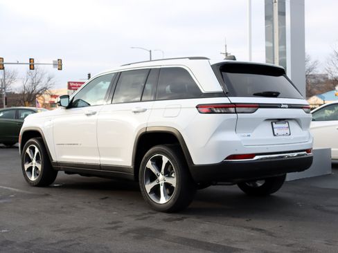 New 2023 Jeep Grand Cherokee 4WD 4xe image 30