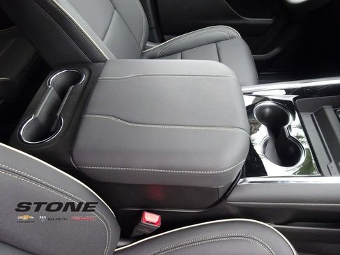 New 2026 Chevrolet Suburban Premier image 18