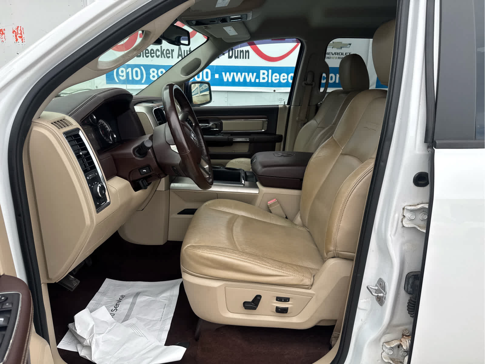 Used 2014 RAM 1500 Laramie w/ Convenience Group AWD/4WD image 26