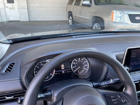 Used 2025 Nissan Sentra SV image 33