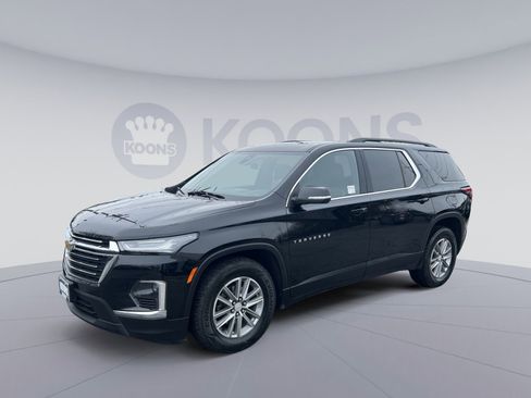 Used 2023 Chevrolet Traverse LT image 1
