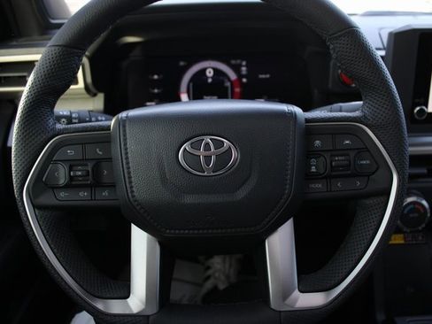 Used 2025 Toyota Tacoma Limited image 22