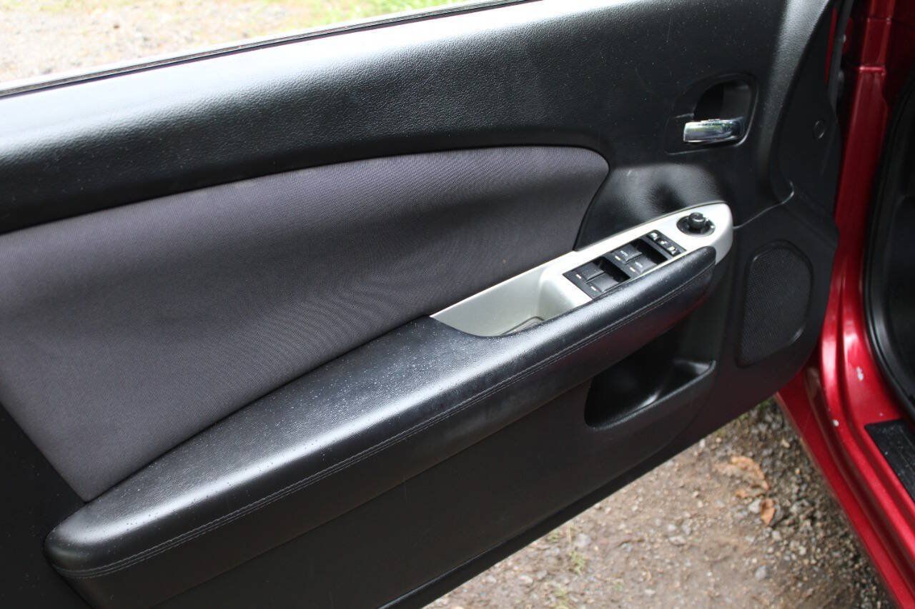 Used 2013 Chrysler 200 Touring FWD image 14