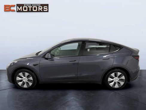 Used 2021 Tesla Model Y Long Range image 3