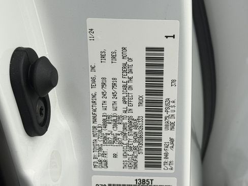 Used 2025 Toyota Tundra SR w/ SR Tow Package AWD/4WD image 21