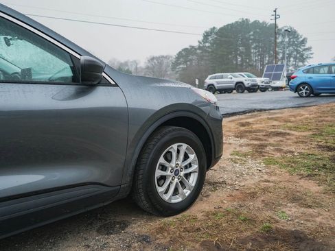 Used 2022 Ford Escape SE image 28