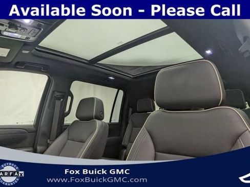 Certified 2023 GMC Yukon XL SLT w/ SLT Premium Package AWD/4WD image 28