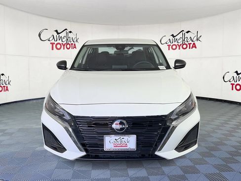 Used 2025 Nissan Altima 2.5 SV FWD image 2