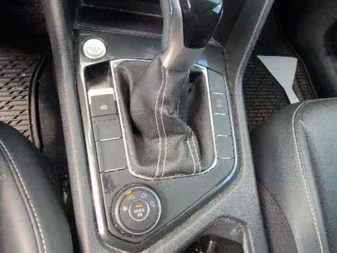 Certified 2023 Volkswagen Tiguan SE AWD/4WD image 16