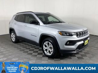 Used 2024 Jeep Compass Latitude image 1