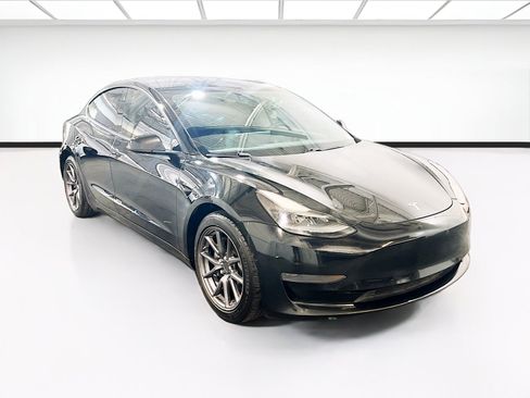 Used 2021 Tesla Model 3 Standard Range Plus RWD image 3