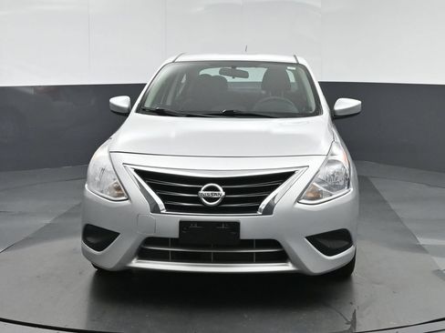 Used 2017 Nissan Versa SV FWD image 2