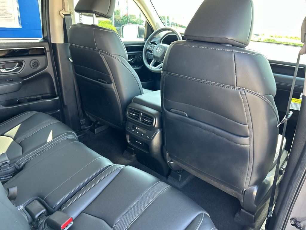 Used 2025 Honda Pilot Touring image 21