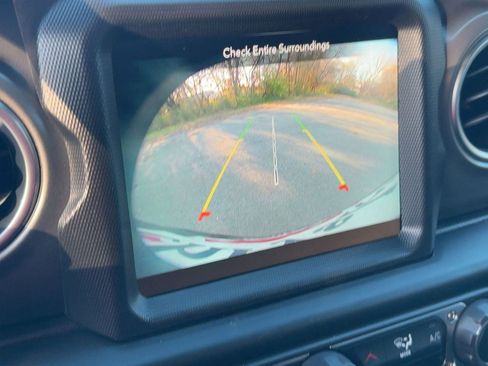 Used 2023 Jeep Wrangler Unlimited Rubicon 4xe image 22