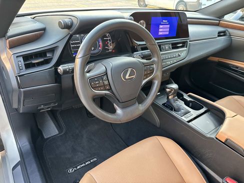 Certified 2024 Lexus ES 350 w/ Premium Package image 21