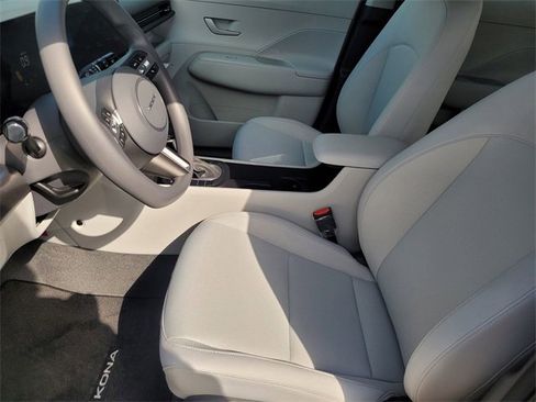 New 2026 Hyundai Kona SE image 10
