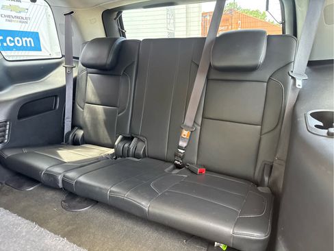 Used 2017 GMC Yukon SLT w/ Premium Edition AWD/4WD image 36