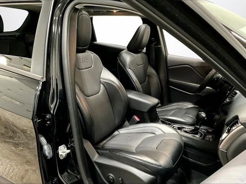 Used 2022 Jeep Cherokee Limited image 29