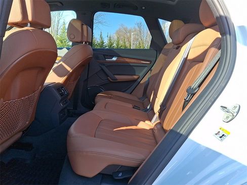 Used 2023 Audi Q5 2.0T Premium w/ Convenience Package image 10