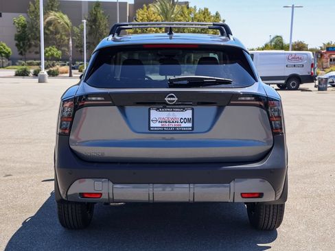 New 2026 Nissan Kicks SV w/ Cold Weather Package FWD image 5