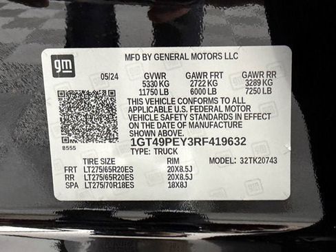 Used 2024 GMC Sierra 2500 AT4 w/ AT4 Premium Plus Package AWD/4WD image 14