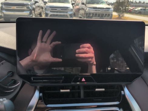 Used 2024 Toyota Venza XLE image 22