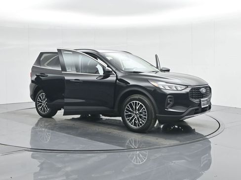 New 2025 Ford Escape SE image 29