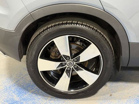 Used 2020 Volvo XC40 T5 Momentum AWD/4WD image 36