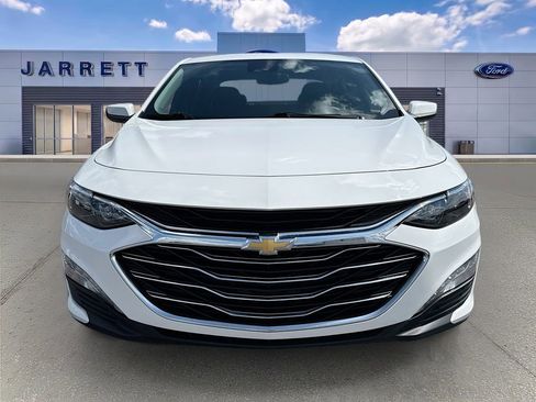 Used 2024 Chevrolet Malibu LT FWD image 2