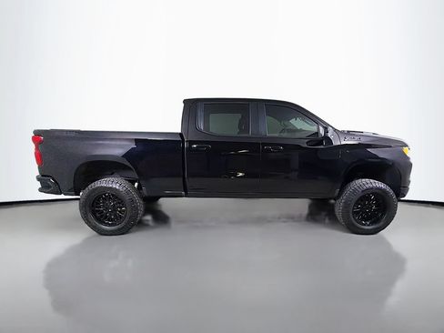 Used 2025 Chevrolet Silverado 1500 LT Trail Boss w/ Convenience Package II AWD/4WD image 5