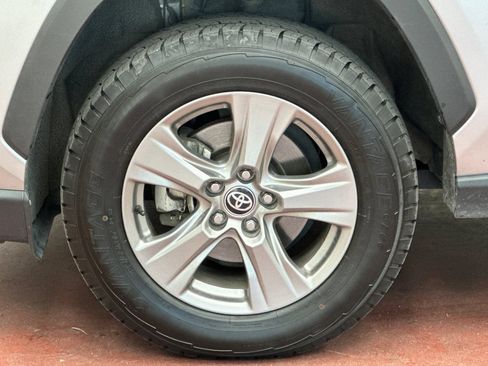 Used 2024 Toyota RAV4 XLE FWD image 35