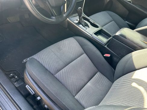 Used 2016 Toyota Camry LE FWD image 10