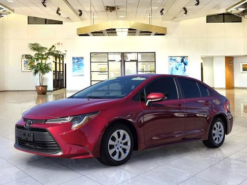 Used 2024 Toyota Corolla LE FWD image 1