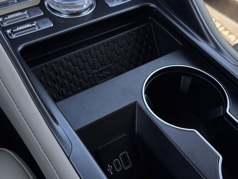 Used 2024 Lincoln Nautilus Reserve w/ Equipment Group 203A image 18