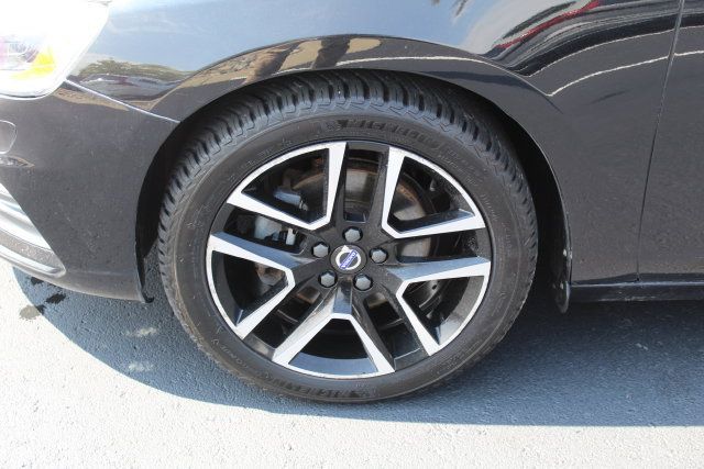 Used 2017 Volvo S60 T5 Dynamic FWD image 11